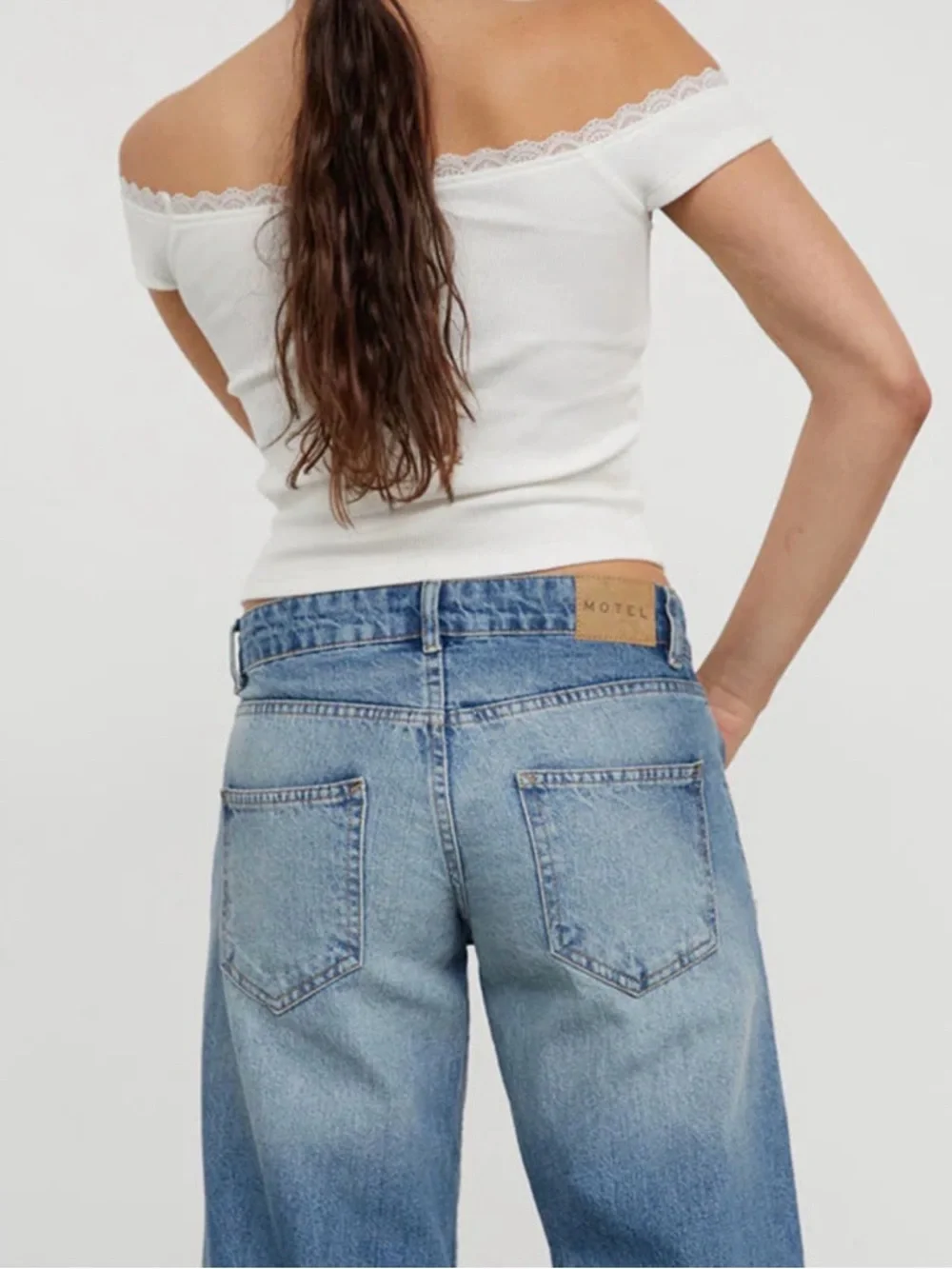 Motel Rocks Low Rise Parallel Jeans in Powder Blue - Picture 2 of 10